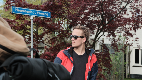 Manuel mit Sonnenbrille und Fahrrad