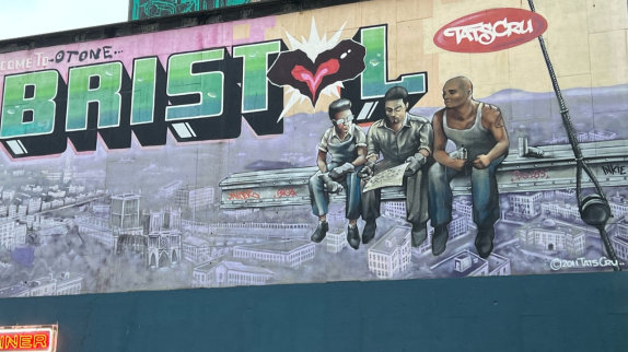 Die bestrichene Wand zeigt Bristol aus der Luft