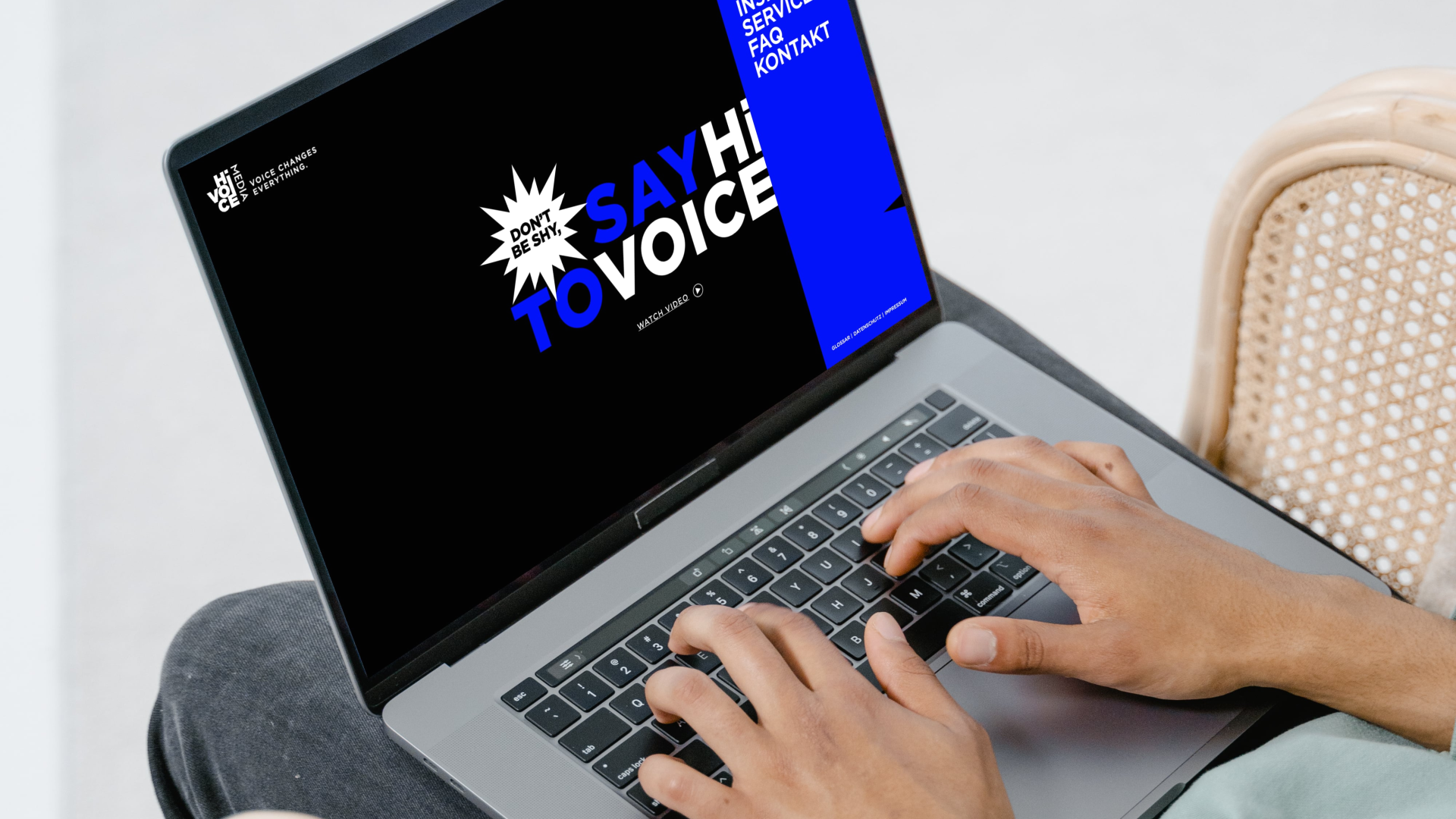 Die Unternehmensberatung HiVoice Media erhielt eine frische neue Website von Sushi Dev